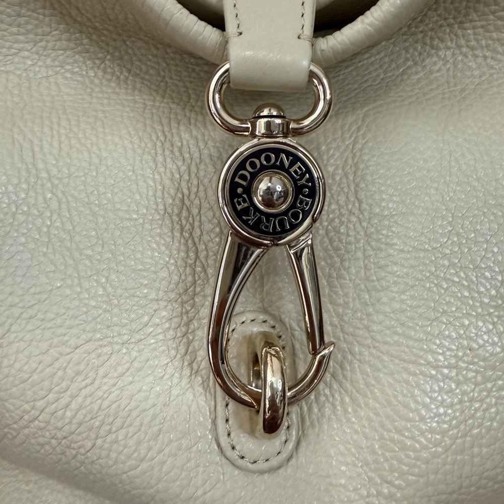 Dooney & Bourke Elegant Cream Leather Women's shoulder bag - Picture 2 of 12
